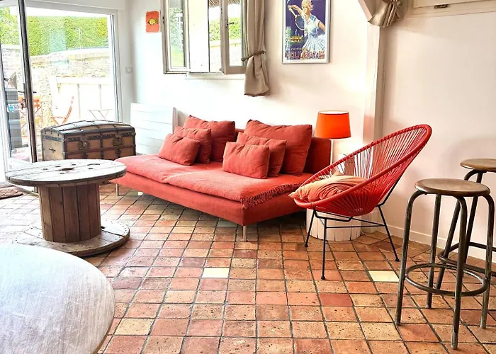 La Petite Chaumiere Sur Le Rivage *