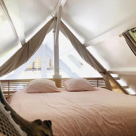 La Petite Chaumiere Sur Le Rivage * 乌尔加特